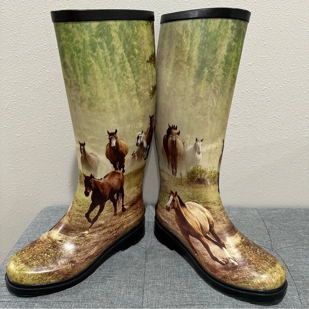 Smoky Running Horses Boot